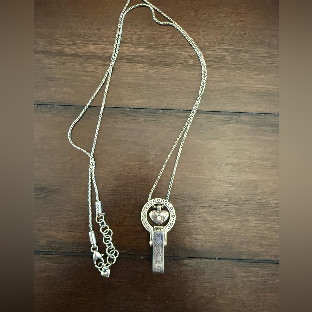 Elegant Silver and Gold Pendant Necklace